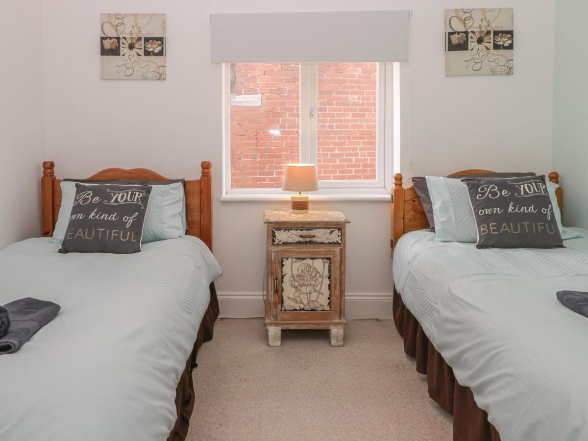 Cosy Coast Cottage Бринлингтон Экстерьер фото