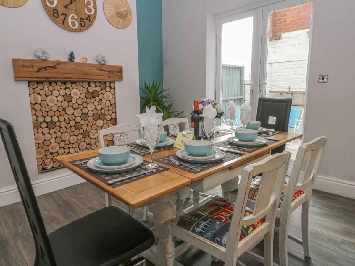 Cosy Coast Cottage Бринлингтон Экстерьер фото